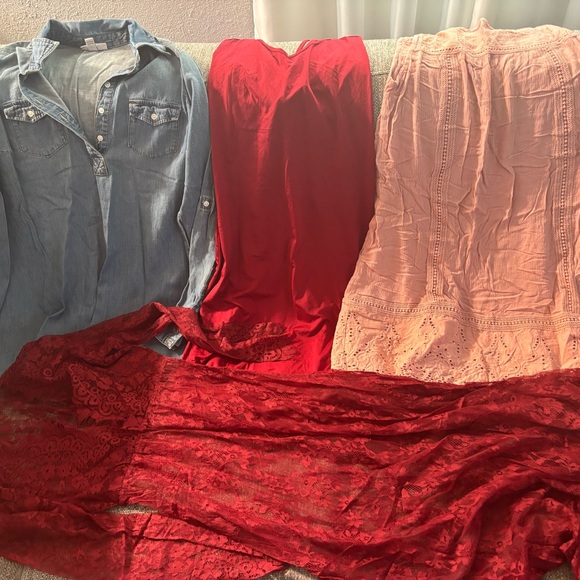 Size small bundle of maternity clothes. - Picture 7 of 13